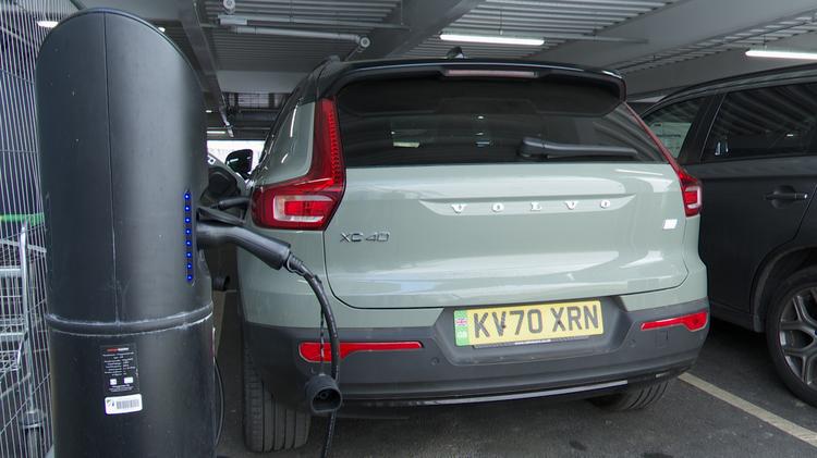 VOLVO XC40 ELECTRIC ESTATE 170kW Recharge Plus 69kWh 5dr Auto